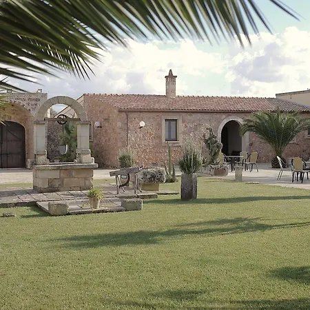 Tenuta Masseria & Chicco Rizzo ファームステイ Sternatia